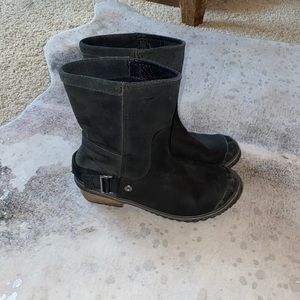 Sorel slimback boots